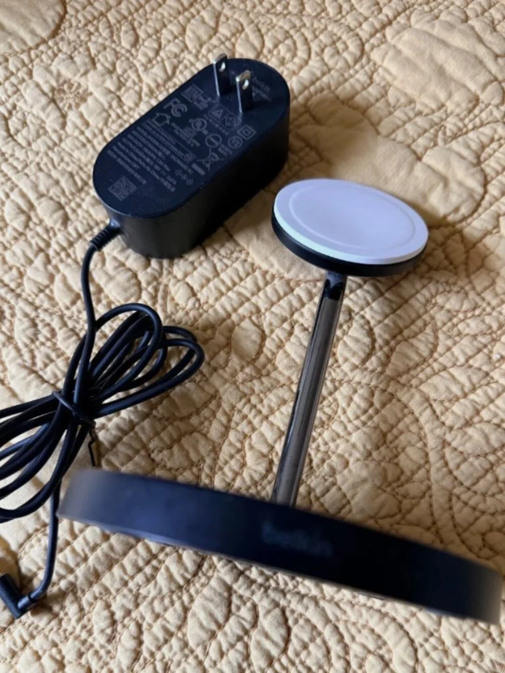 Belkin BoostCharge Pro 2-in-1 Wireless Charger MagSafe Stand | iPhone + AirPods
